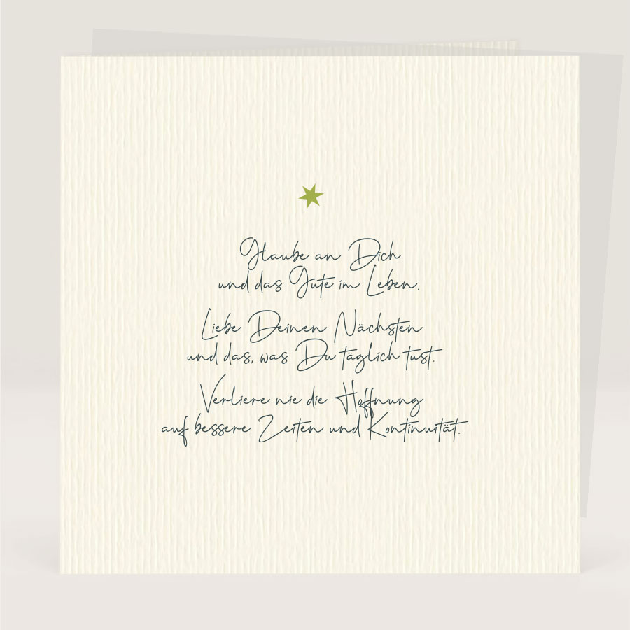 Gmundpapier Weihnachtskarte, Hoffnung in Krisenzeiten, Weihnachtskarte mit Gedicht Glaube-Liebe-Hoffnung in Tannenform mit grünem Sternchen