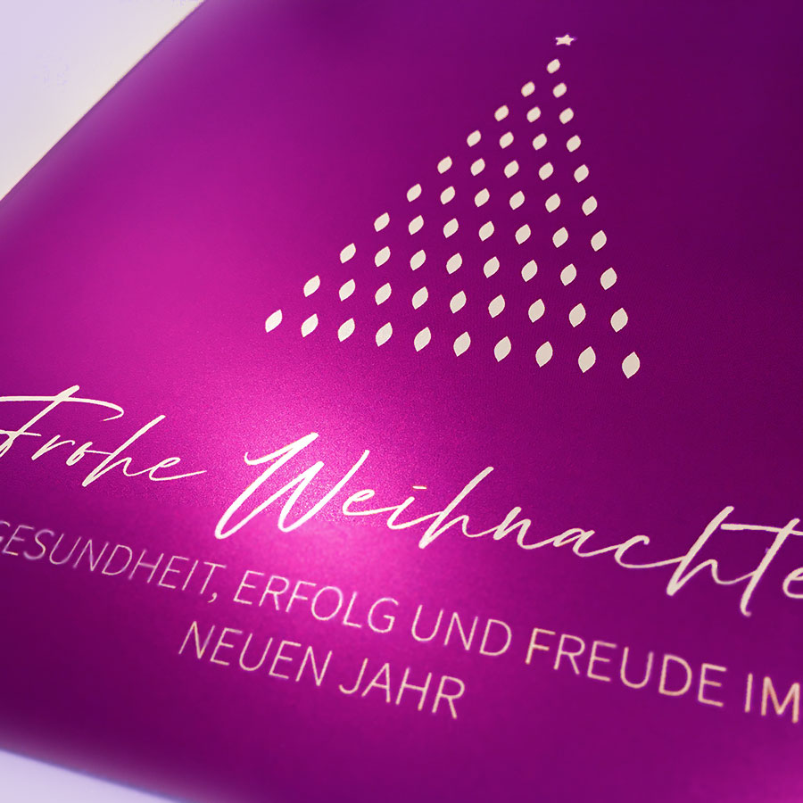 Perlmuttpapier Weihnachtskarte mit violett lila Weihnachtsbaum, schicke moderne Designer Weihnachtskarten, Artikel-Nr.: WQ-040.3