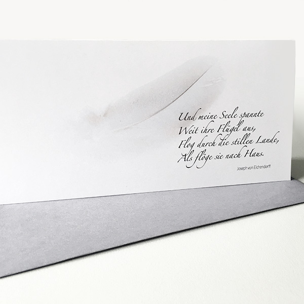 moderne stilvolle Trauerkarte mit weißer Feder und Gedicht Mondnacht, Artikel-Nr T-002
